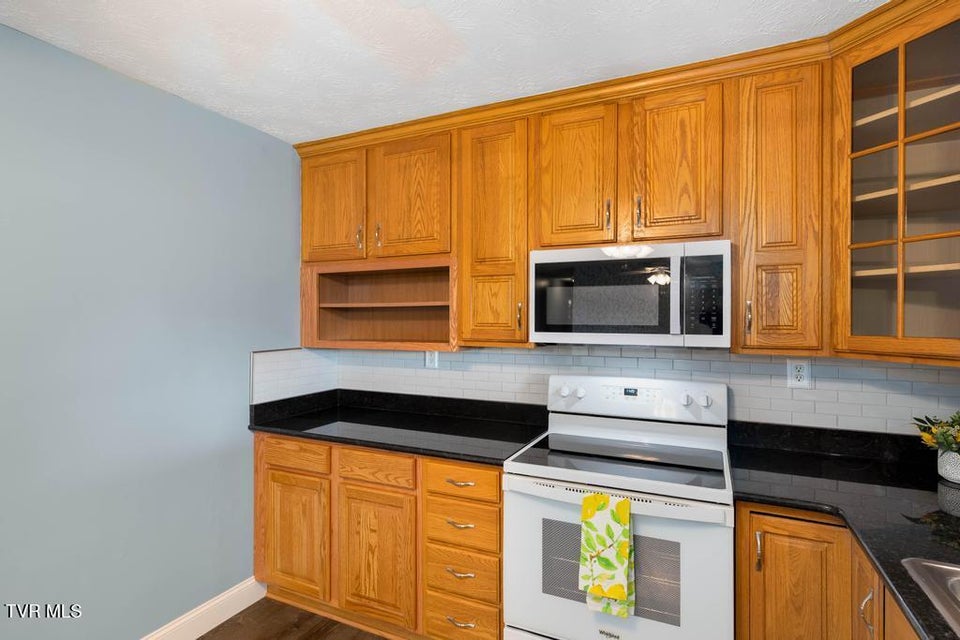 Photo #18: 2122 Hillcrest Drive