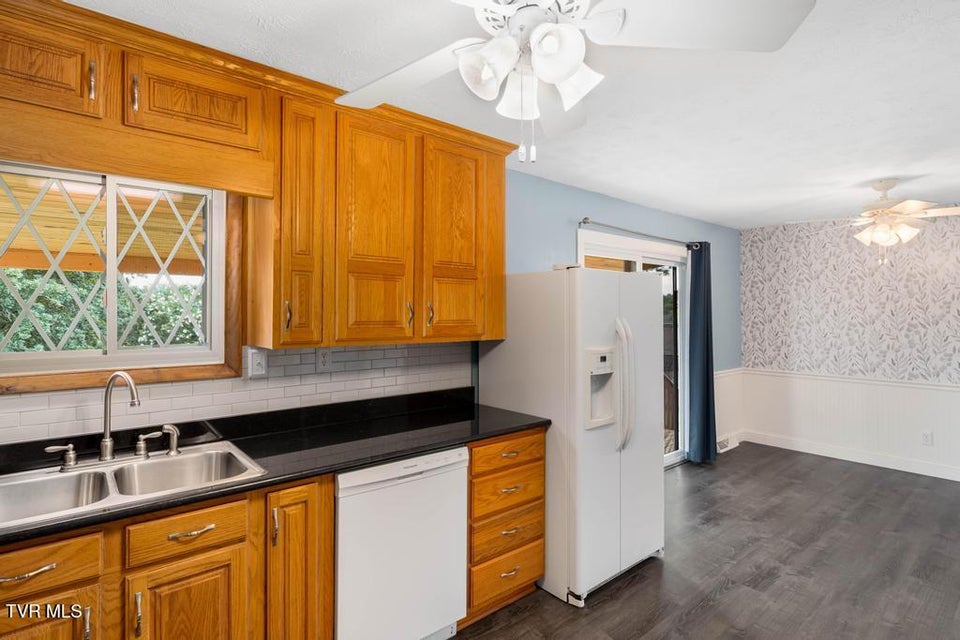Photo #19: 2122 Hillcrest Drive