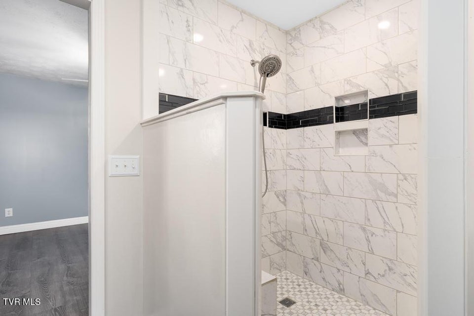 Photo #31: 2122 Hillcrest Drive