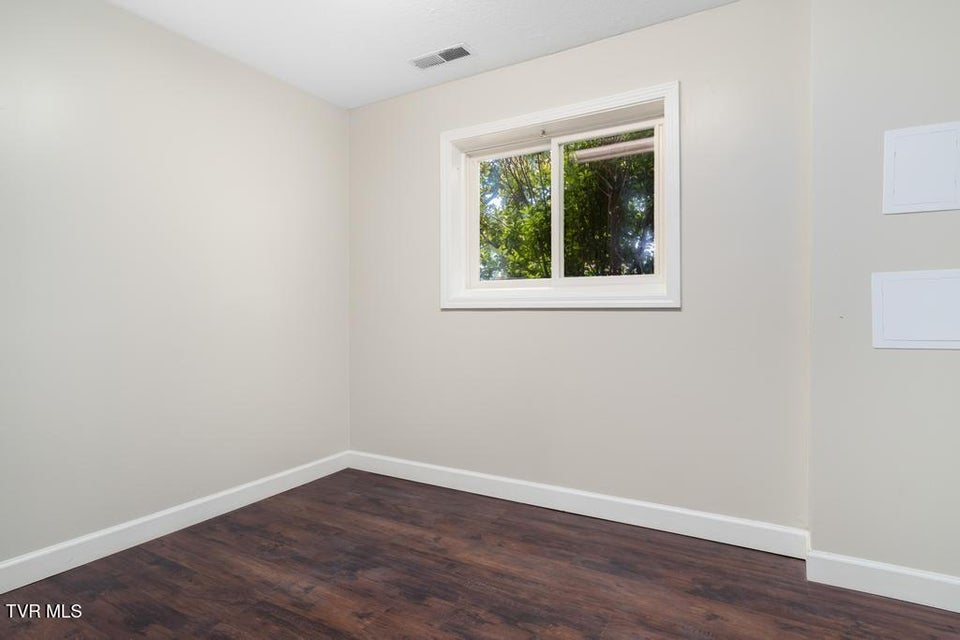Photo #33: 2122 Hillcrest Drive