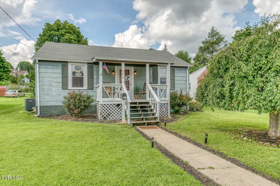 Photo #2: 1409 Newton Street