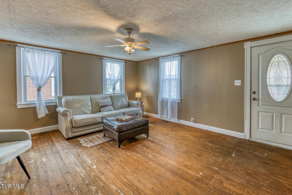 Photo #5: 1409 Newton Street
