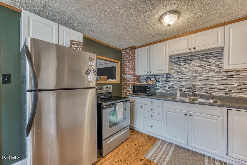 Photo #10: 1409 Newton Street