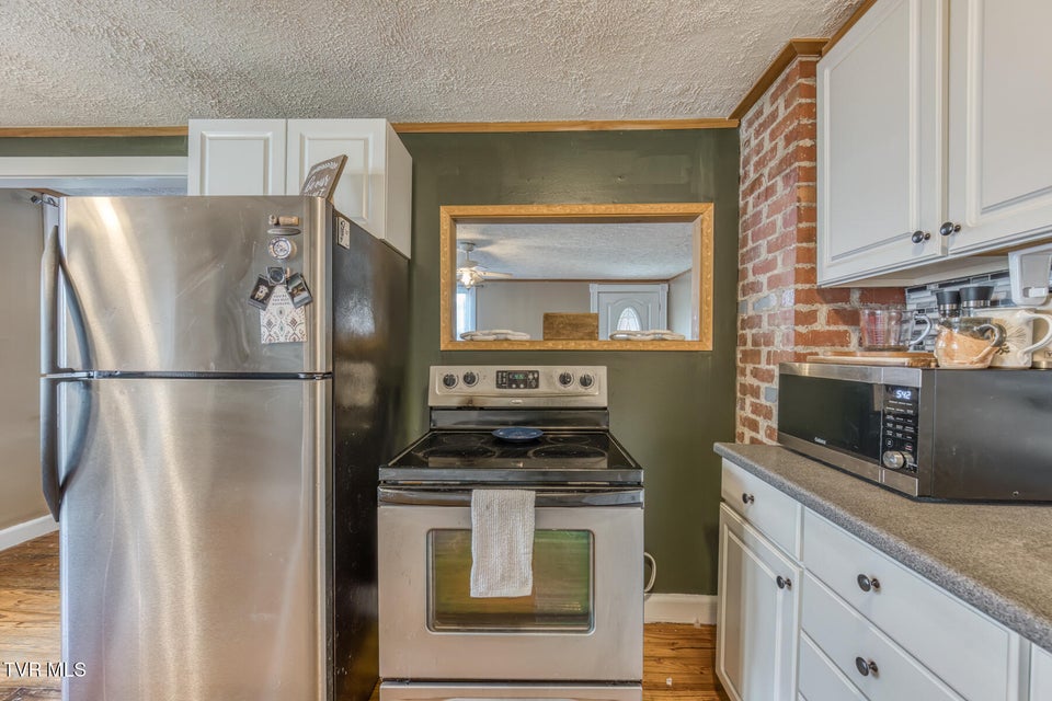 Photo #12: 1409 Newton Street