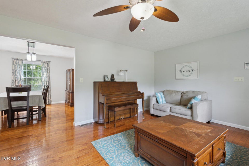 Photo #6: 4404 Stillwood Avenue