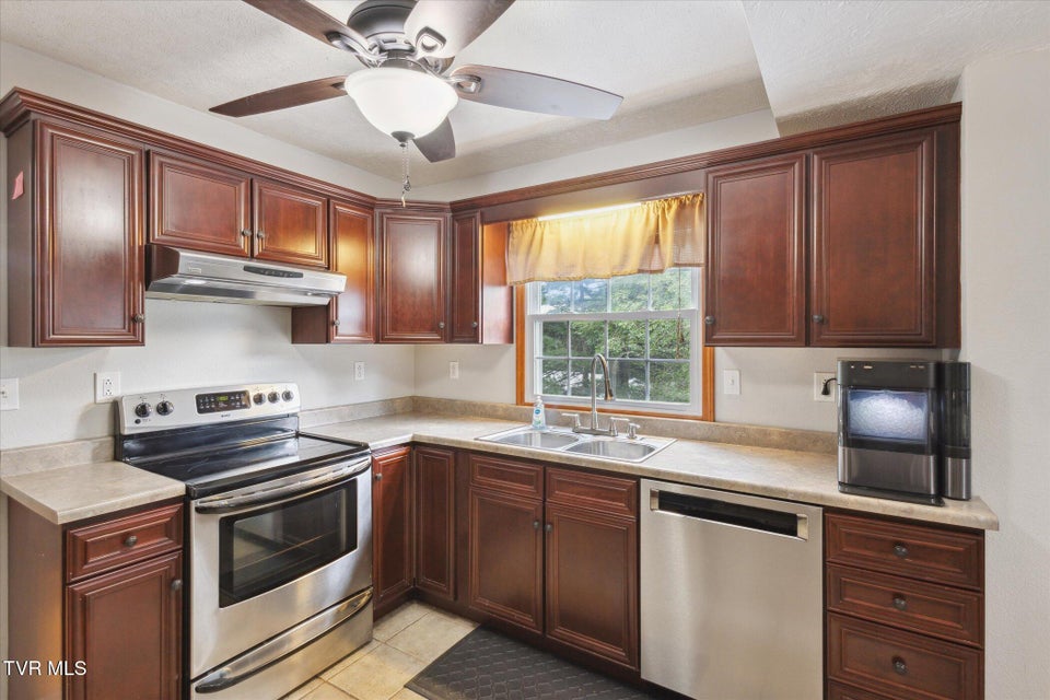 Photo #10: 4404 Stillwood Avenue