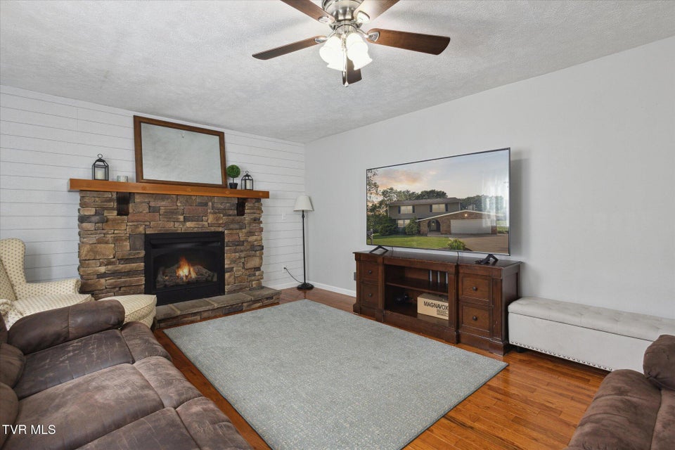 Photo #15: 4404 Stillwood Avenue