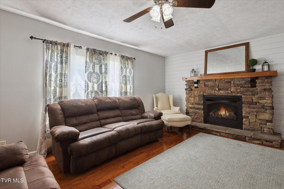 Photo #16: 4404 Stillwood Avenue