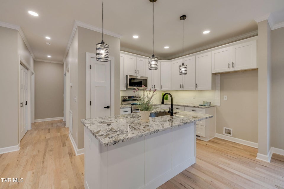 Photo #11: 129 Stratton Place