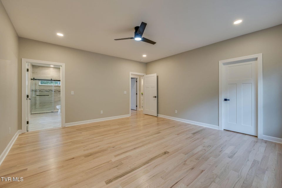 Photo #18: 129 Stratton Place