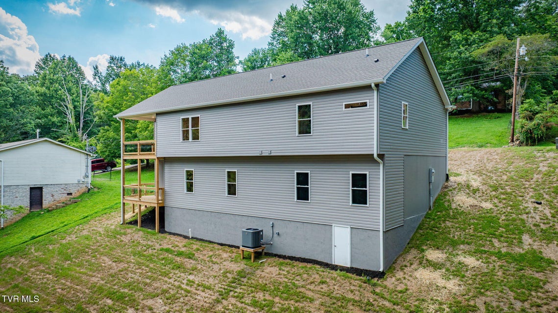 Photo #44: 129 Stratton Place
