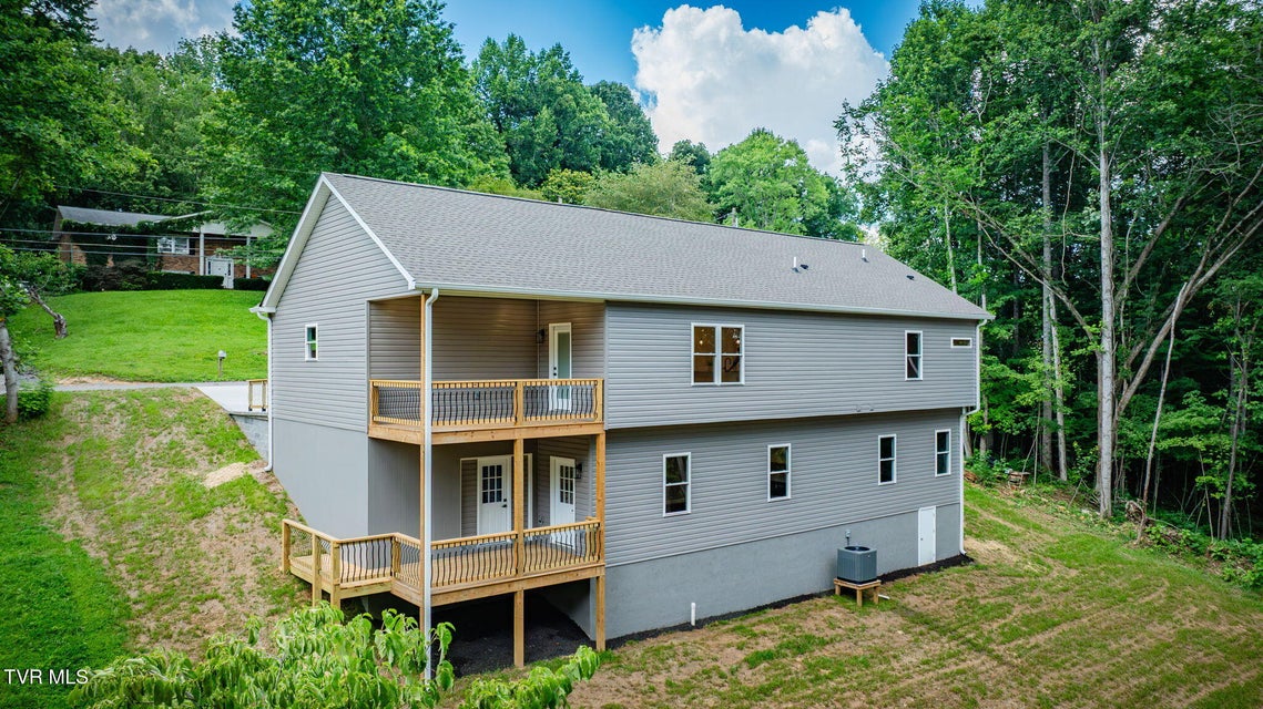 Photo #45: 129 Stratton Place