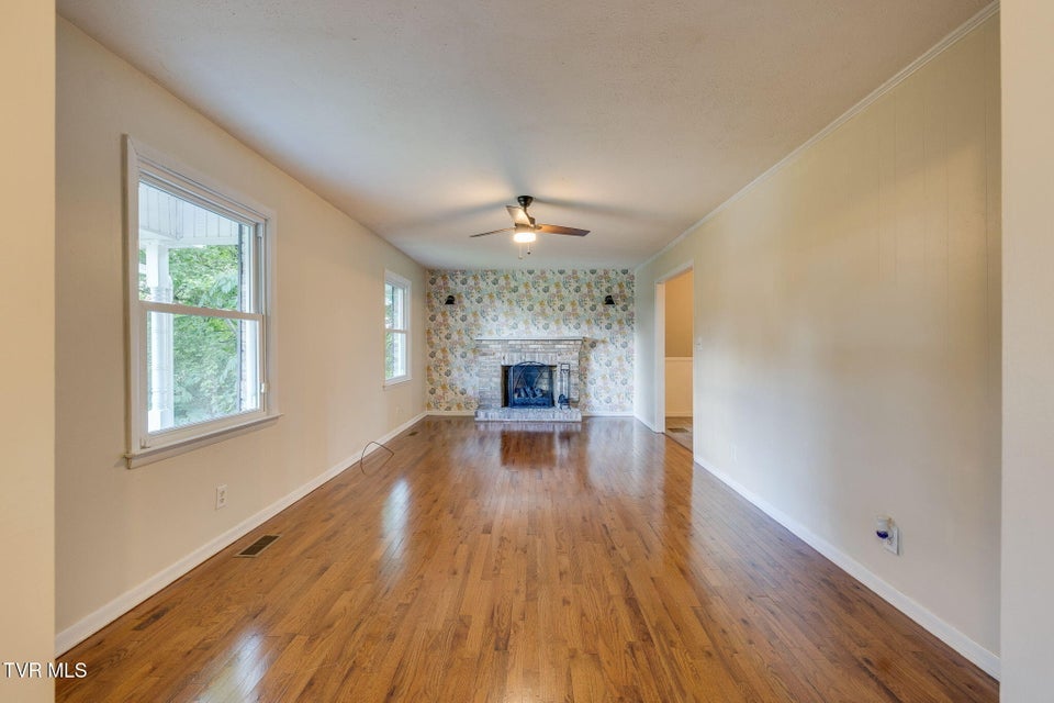 Photo #5: 3513 Crest Road