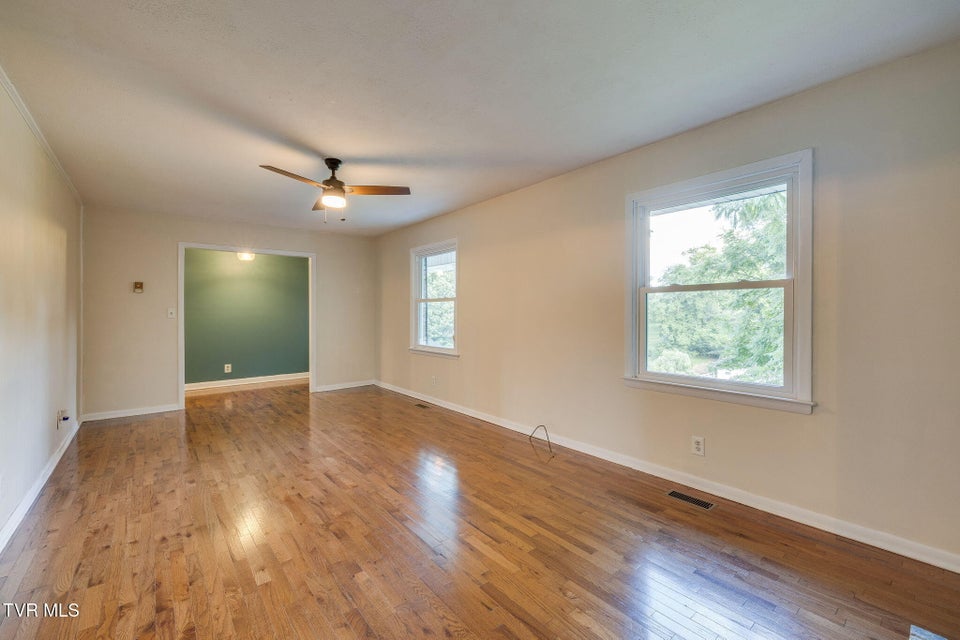 Photo #7: 3513 Crest Road