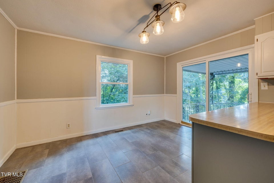 Photo #9: 3513 Crest Road