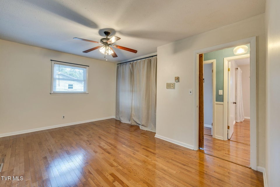 Photo #16: 3513 Crest Road