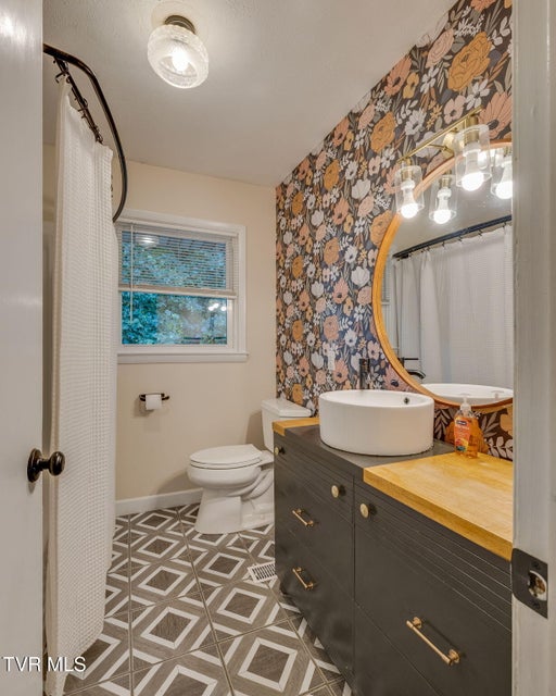 Photo #21: 3513 Crest Road