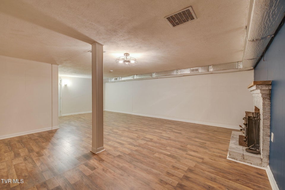 Photo #26: 3513 Crest Road