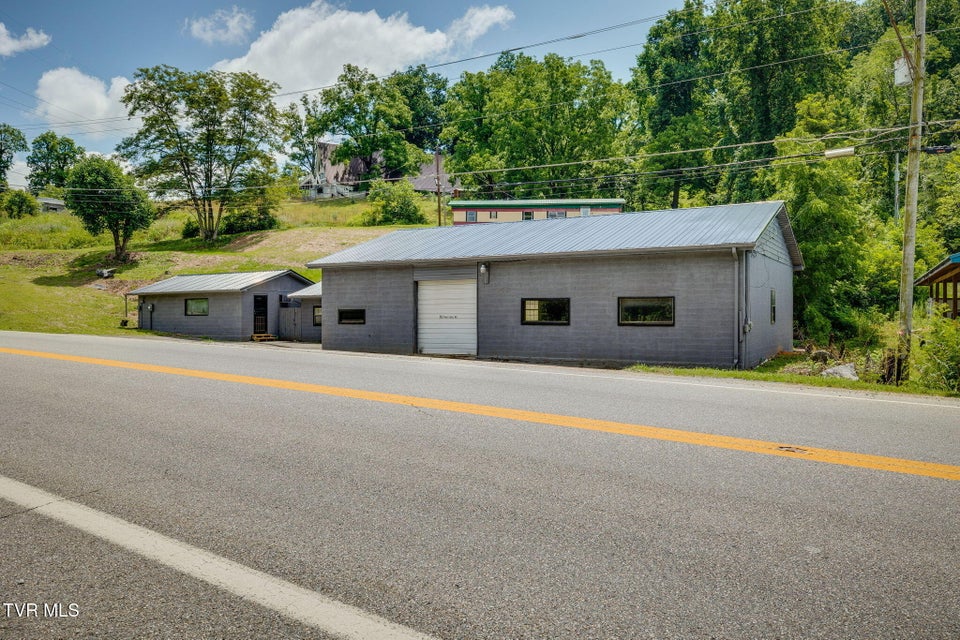 Photo #3: 899 -901 Watauga Road