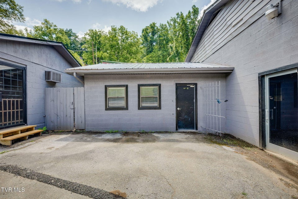 Photo #5: 899 -901 Watauga Road