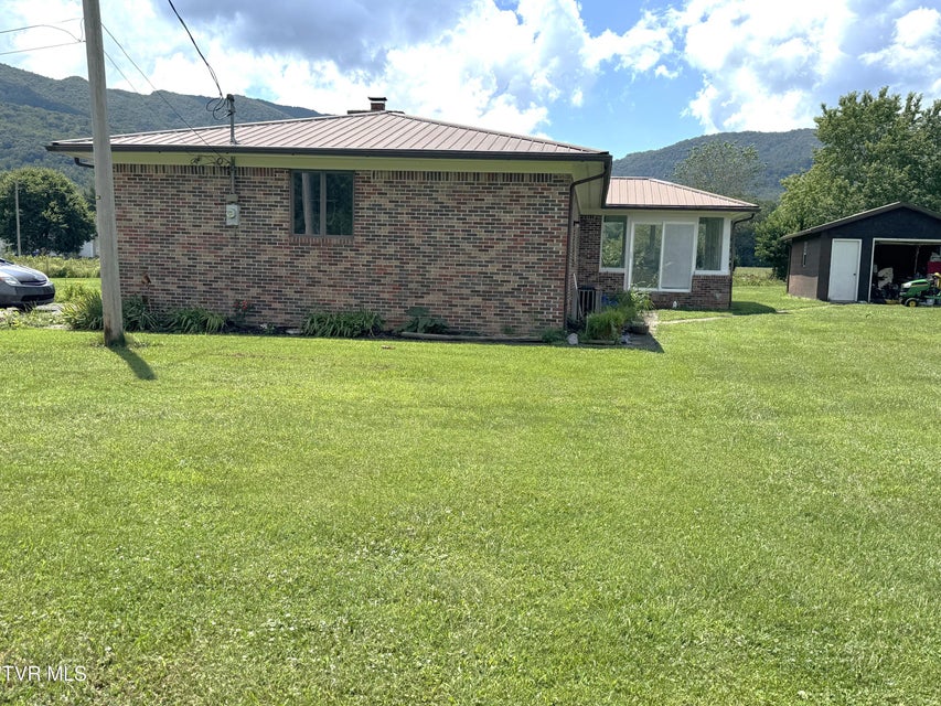 Photo #7: 1935 East Stone Gap Road