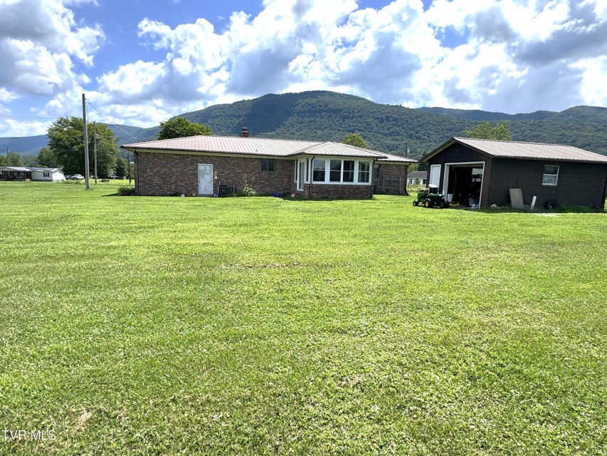 Photo #47: 1935 East Stone Gap Road