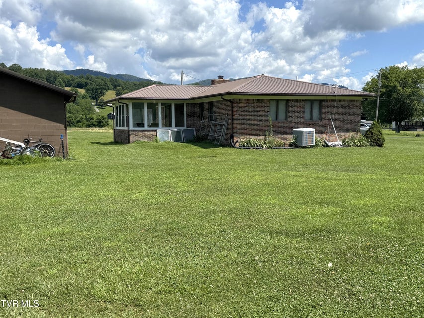 Photo #4: 1935 East Stone Gap Road