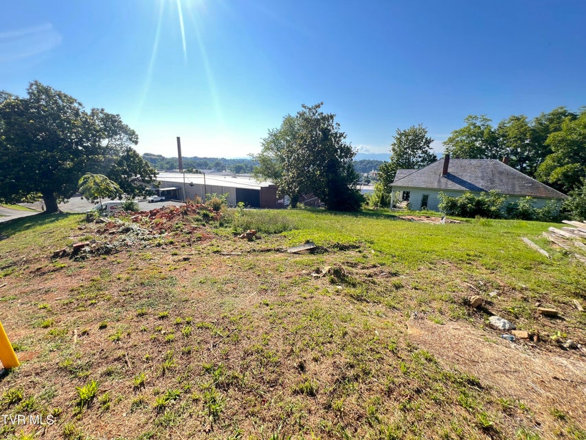 Photo #25: 124 Highland Avenue