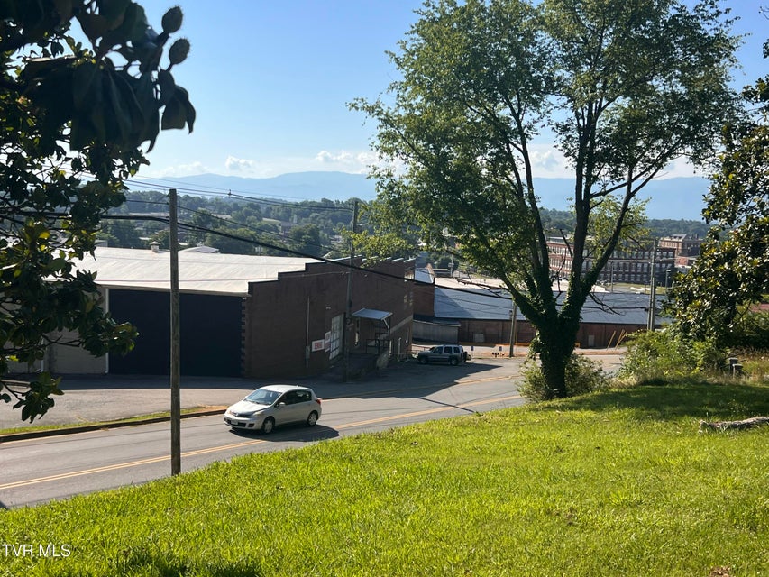 Photo #33: 124 Highland Avenue