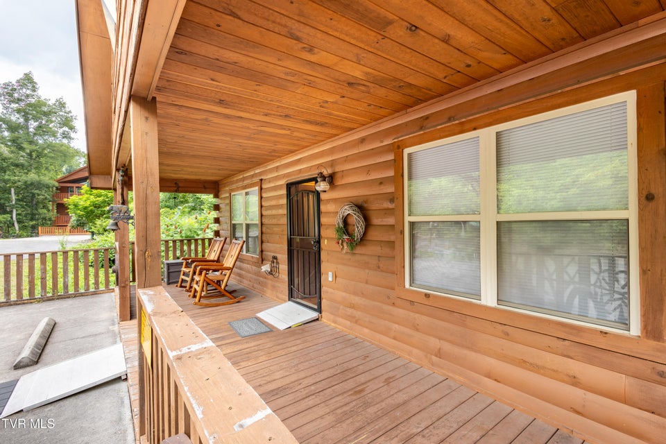 Photo #3: 440 Oak Sky Way