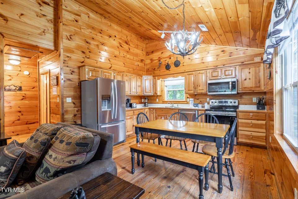 Photo #6: 440 Oak Sky Way