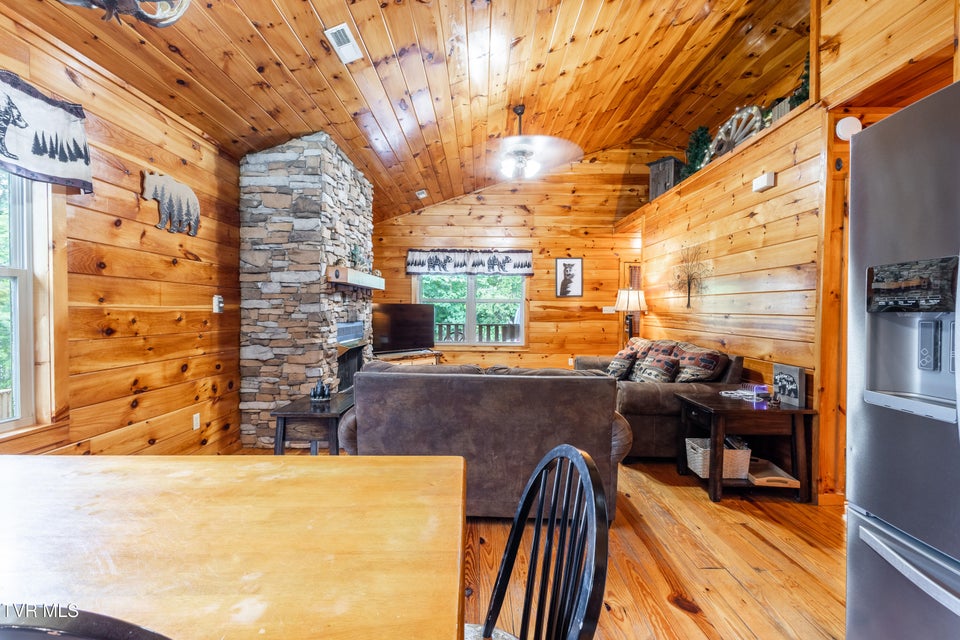 Photo #7: 440 Oak Sky Way