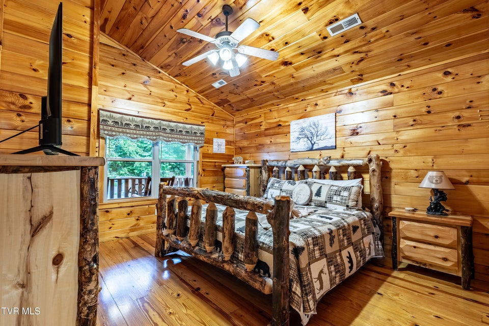 Photo #8: 440 Oak Sky Way