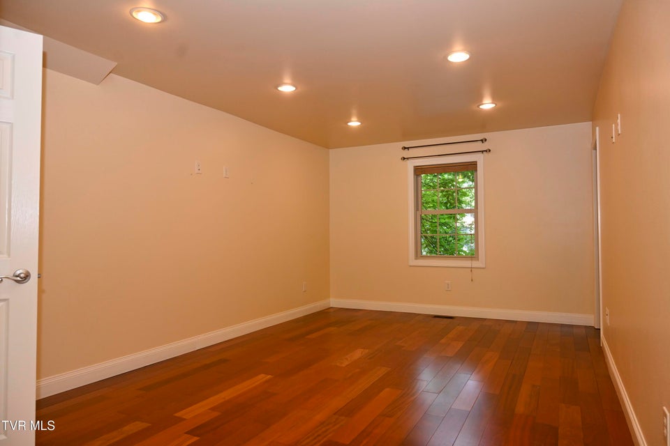 Photo #13: 48 Wood Land Circle