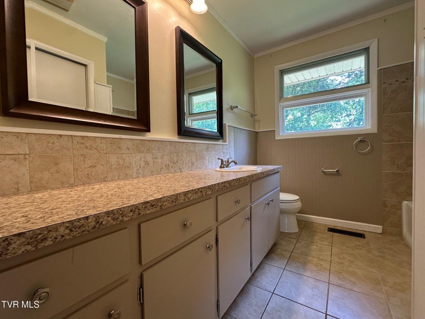Photo #17: 2613 Rockwell Place