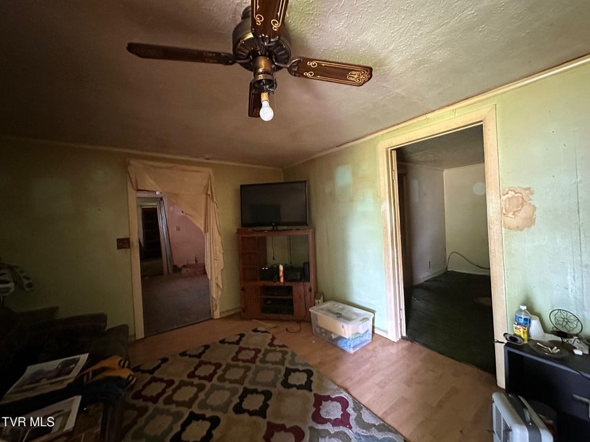 Photo #5: 1021 Globe Street