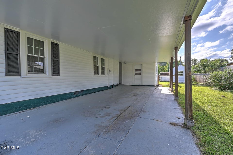 Photo #37: 810 Roan Street