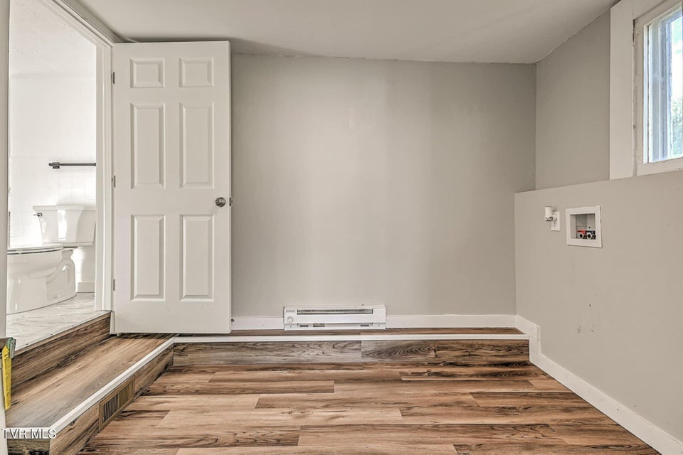 Photo #8: 810 Roan Street