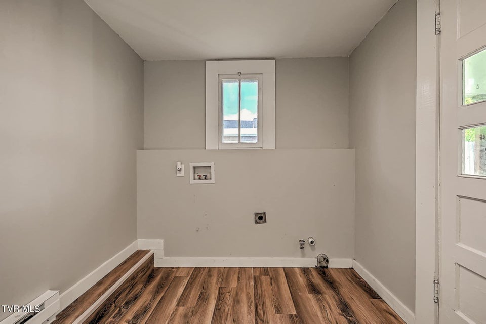 Photo #9: 810 Roan Street