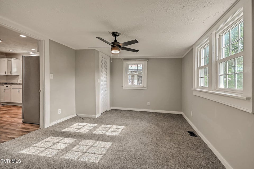 Photo #13: 810 Roan Street