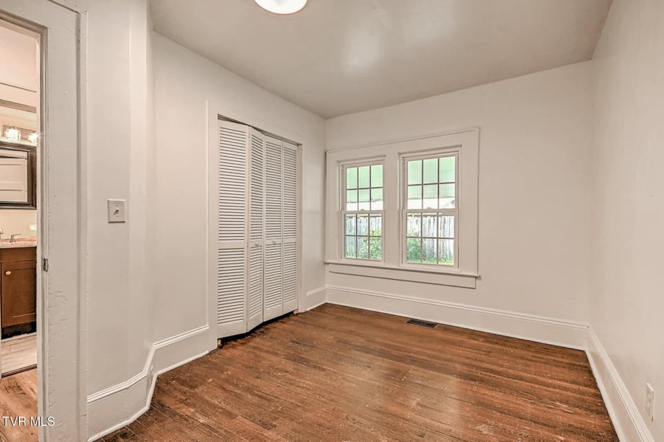 Photo #16: 810 Roan Street