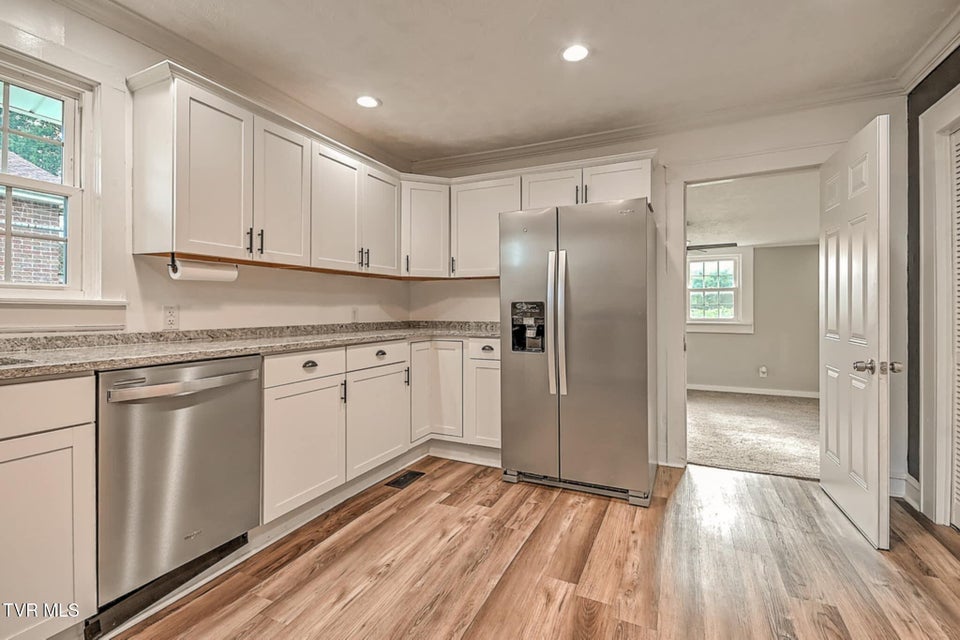 Photo #19: 810 Roan Street