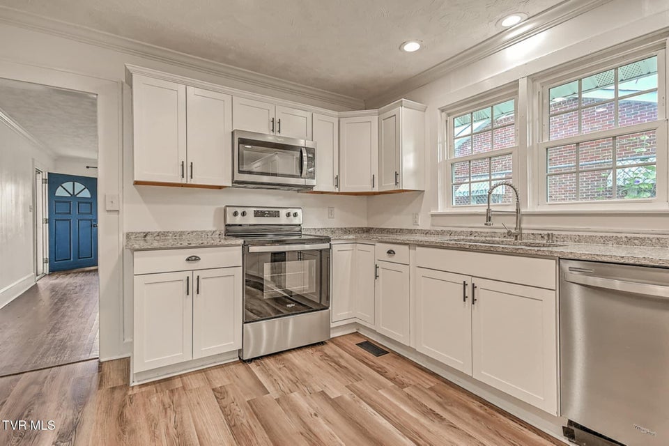 Photo #20: 810 Roan Street