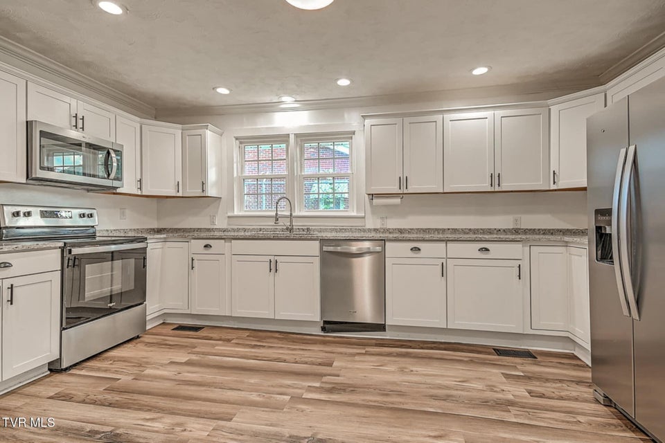 Photo #21: 810 Roan Street