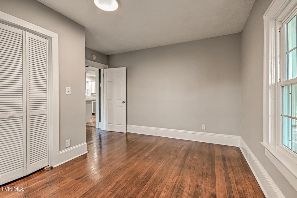 Photo #23: 810 Roan Street