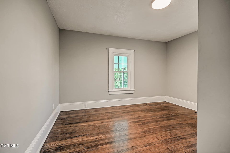Photo #24: 810 Roan Street