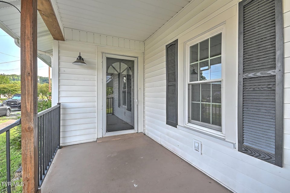 Photo #3: 810 Roan Street