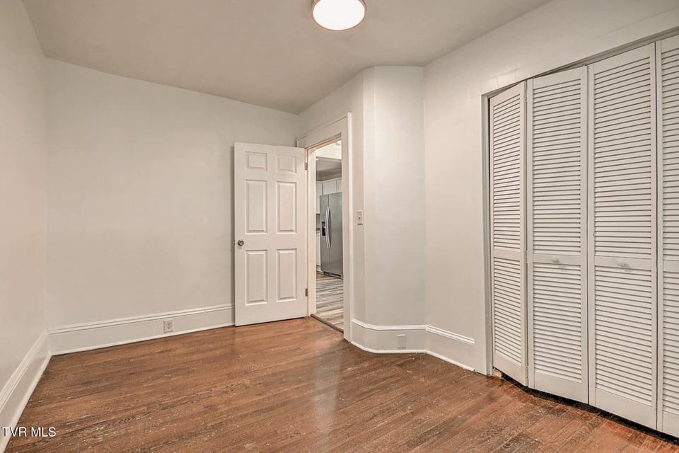 Photo #29: 810 Roan Street