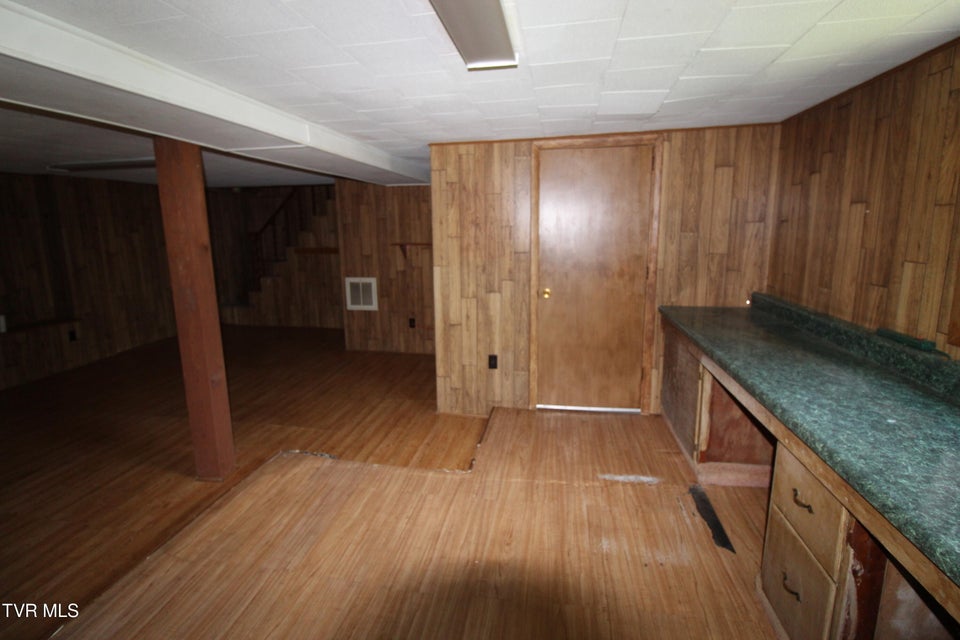 Photo #37: 288 Hicks Road