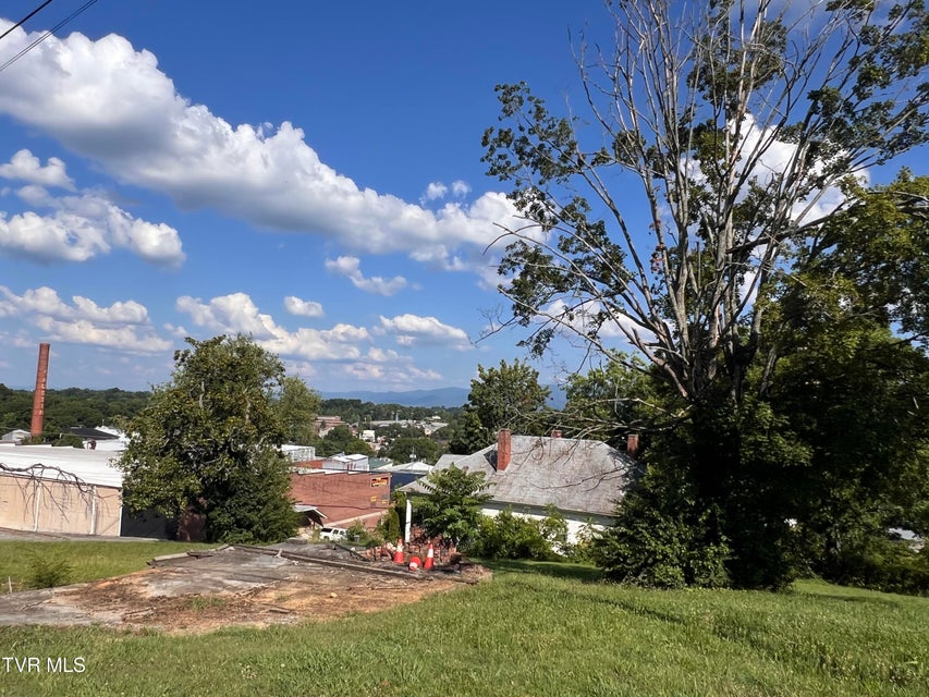 Photo #14: 124 Highland Avenue